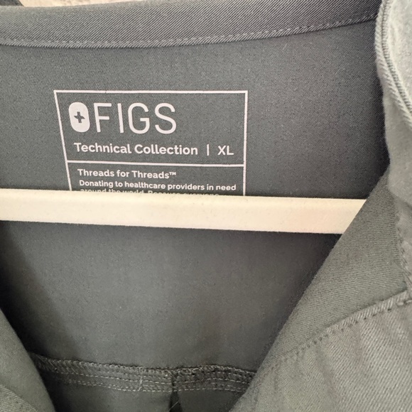 Figs Technical Rafaela Scrub Top - Picture 4 of 8